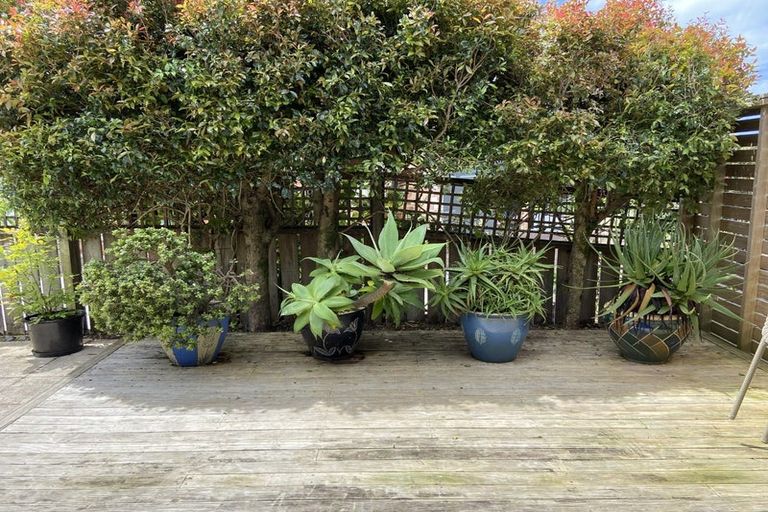 Photo of property in 118 Lakeside Drive, Orewa, 0931