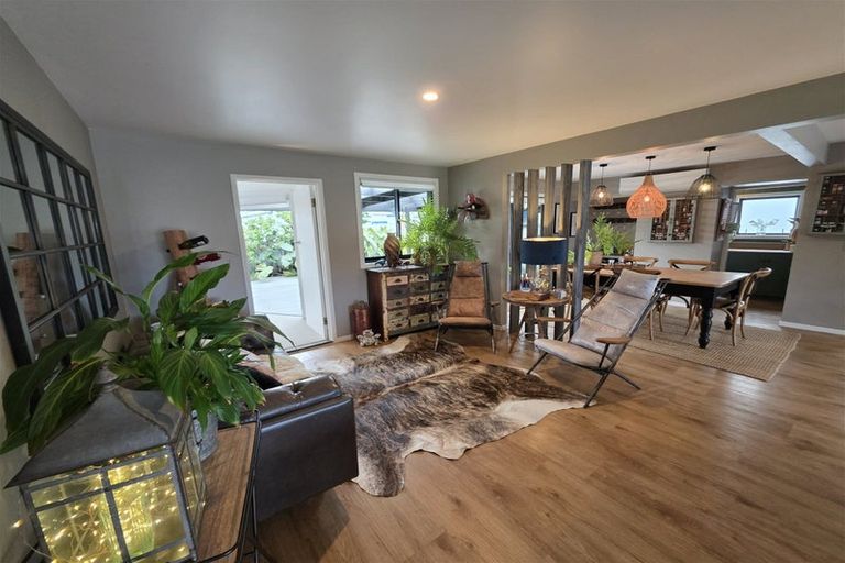 Photo of property in 36 Manaia Road, Tairua, 3508