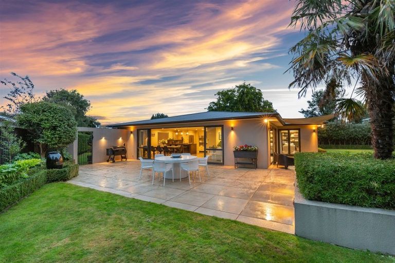 Photo of property in 11 Ashcroft Place, Burnside, Christchurch, 8053