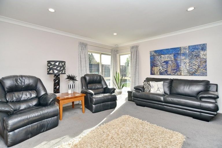 Photo of property in 5 Amoka Crescent, Parklands, Christchurch, 8083
