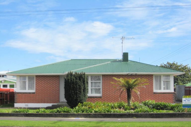 Photo of property in 7 Bartholomew Road, Levin, 5510
