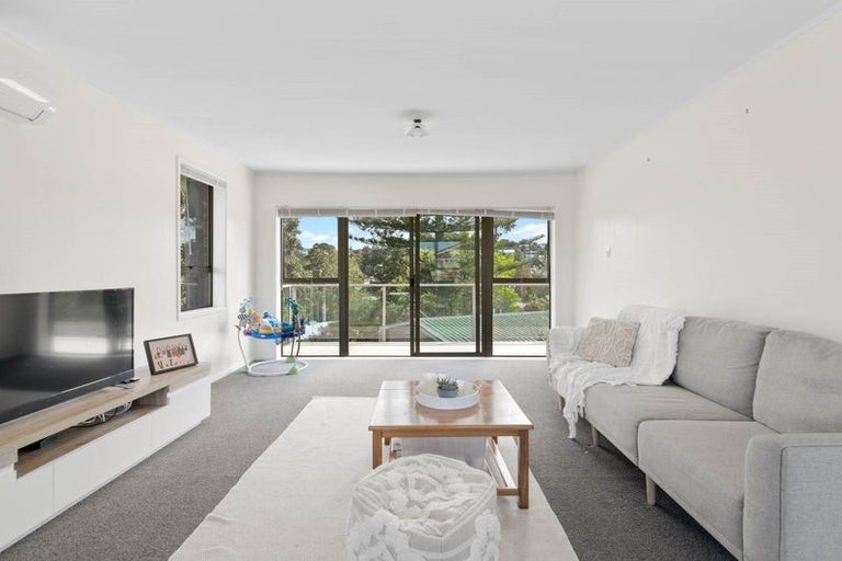 Photo of property in 48a Woodlands Crescent, Browns Bay, Auckland, 0630