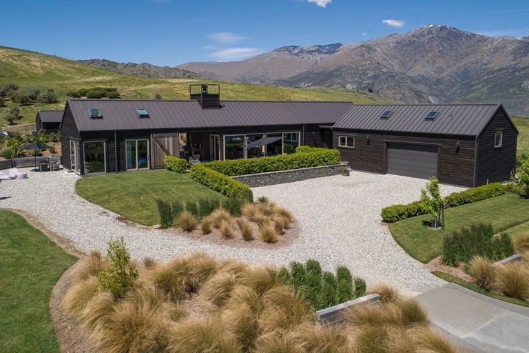 Photo of property in 92 Threepwood Road, Lake Hayes, Queenstown, 9371