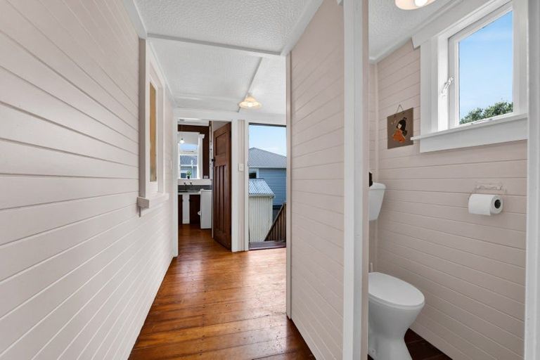 Photo of property in 22 Ngaio Street, Strandon, New Plymouth, 4312