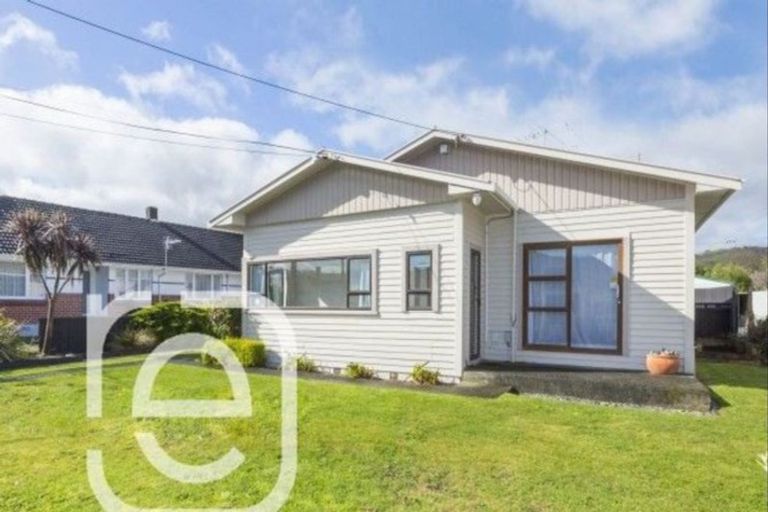 Photo of property in 61 Ararino Street, Trentham, Upper Hutt, 5018
