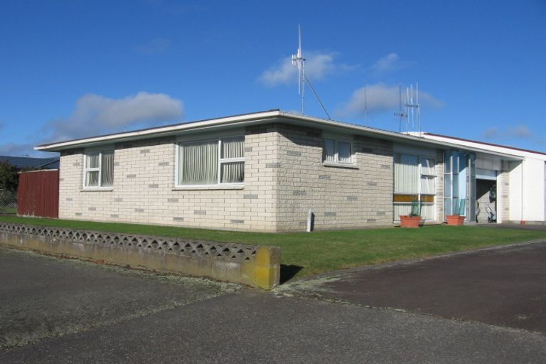 Photo of property in 28 Wood Street, Takaro, Palmerston North, 4410