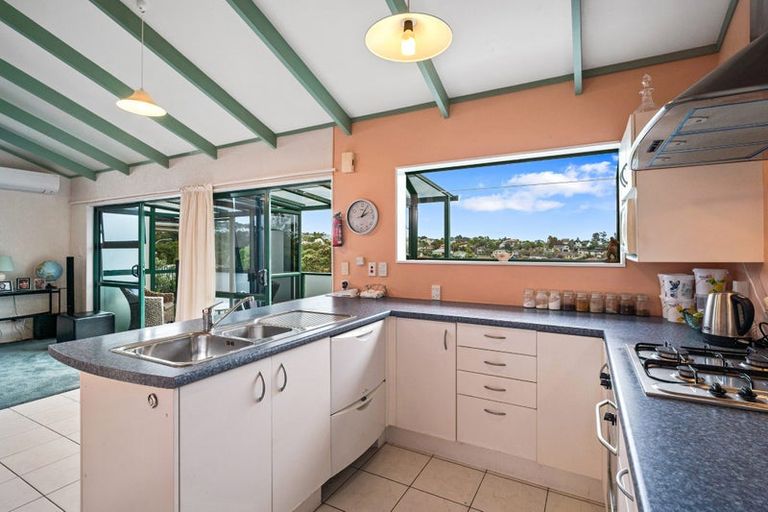 Photo of property in 26 Lingham Crescent, Torbay, Auckland, 0630