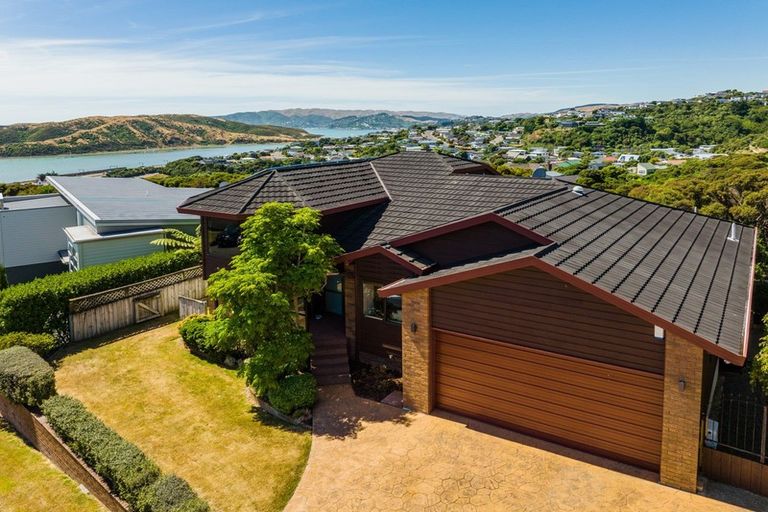 Photo of property in 12 Dornoch Place, Papakowhai, Porirua, 5024