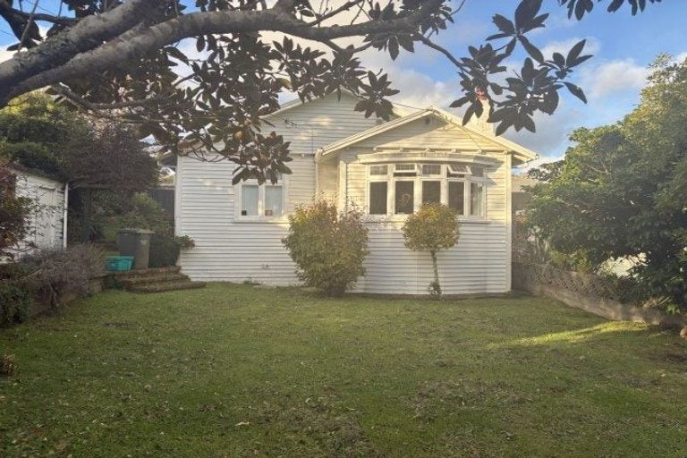 Photo of property in 33 Donald Street, Karori, Wellington, 6012