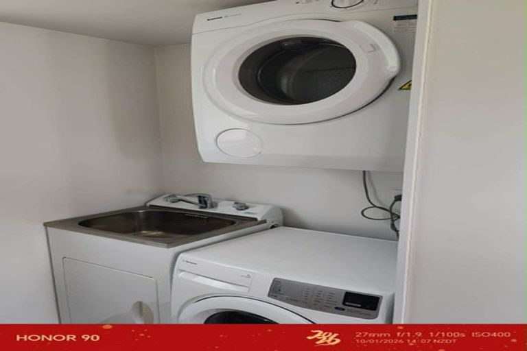 Photo of property in 59a Hobson Street, New Plymouth, 4312