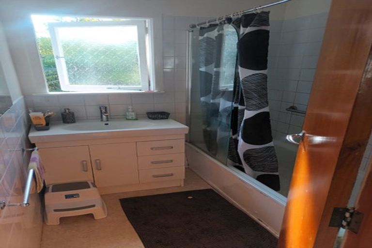 Photo of property in 54 Chippendale Crescent, Birkdale, Auckland, 0626