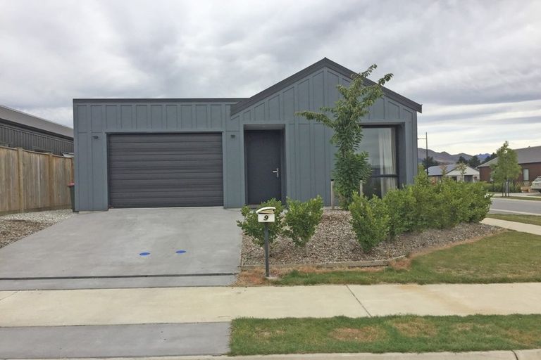 Photo of property in 9 Merivale Avenue, Wanaka, 9305