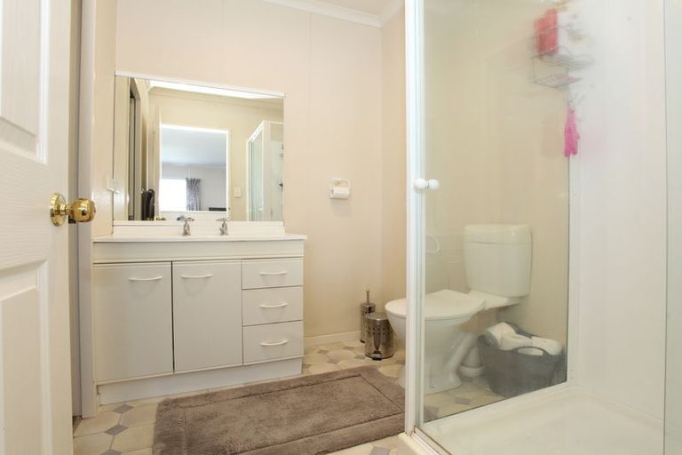 Photo of property in 2/1161 Victoria Street, Whitiora, Hamilton, 3200