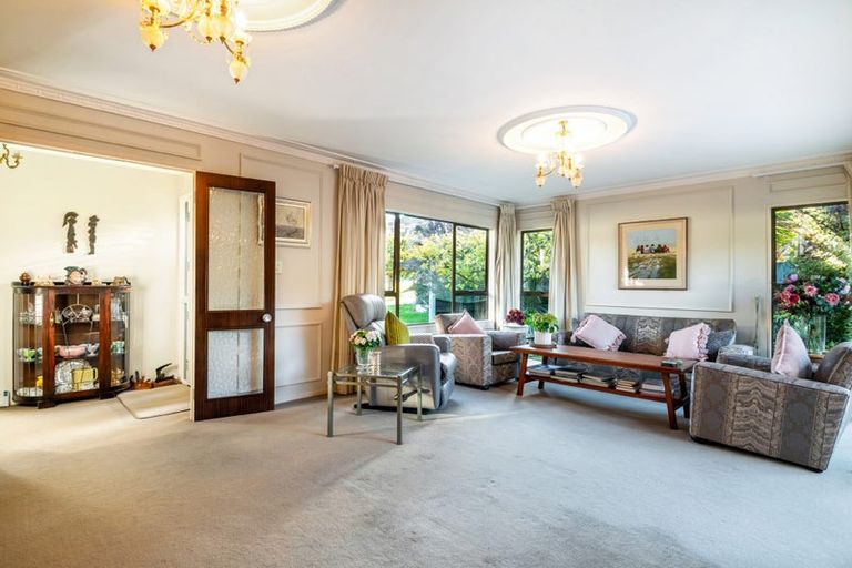 Photo of property in 2/19 Amante Crescent, Mairangi Bay, Auckland, 0630