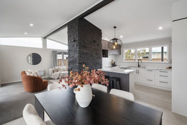 Photo of property in 9 Abraham Crescent, Milson, Palmerston North, 4414