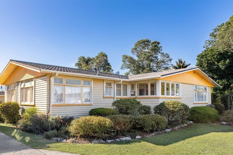 Photo of property in 67 Russell Street, Westport, 7825