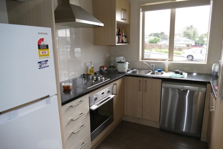 Photo of property in 5 Anna Lane, Glen Eden, Auckland, 0602