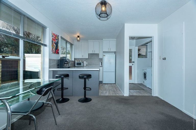 Photo of property in 16b Broadfell Avenue, Avonhead, Christchurch, 8042