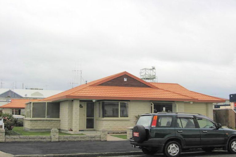 Photo of property in 28 Salisbury Street, Levin, 5510