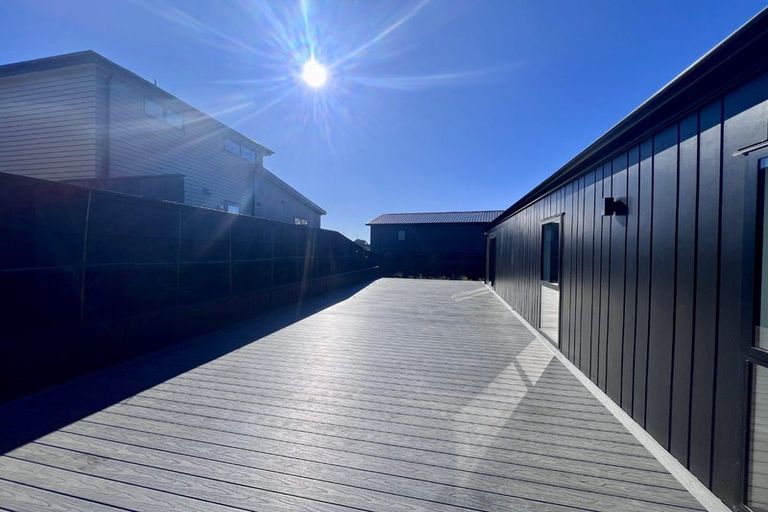 Photo of property in 43 Kikorangi Drive, Wainui, 0992