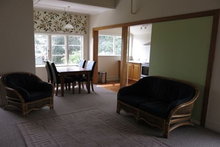 Photo of property in 5 Gilbert Street, New Plymouth, 4310