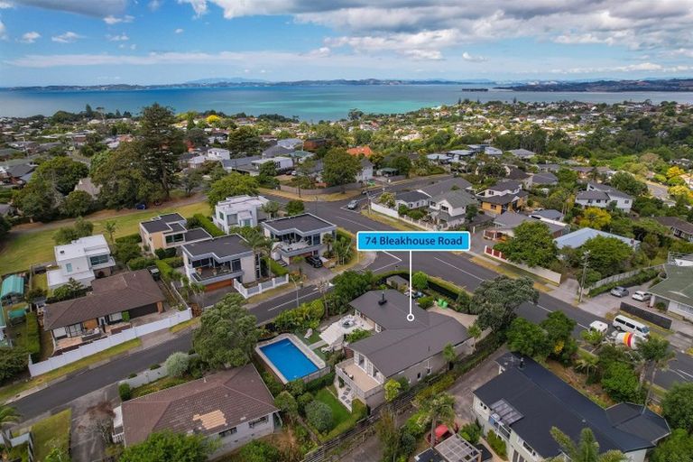 Photo of property in 74 Bleakhouse Road, Howick, Auckland, 2014