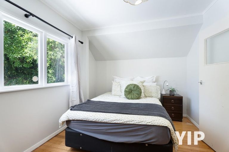 Photo of property in 74 Newlands Road, Newlands, Wellington, 6037