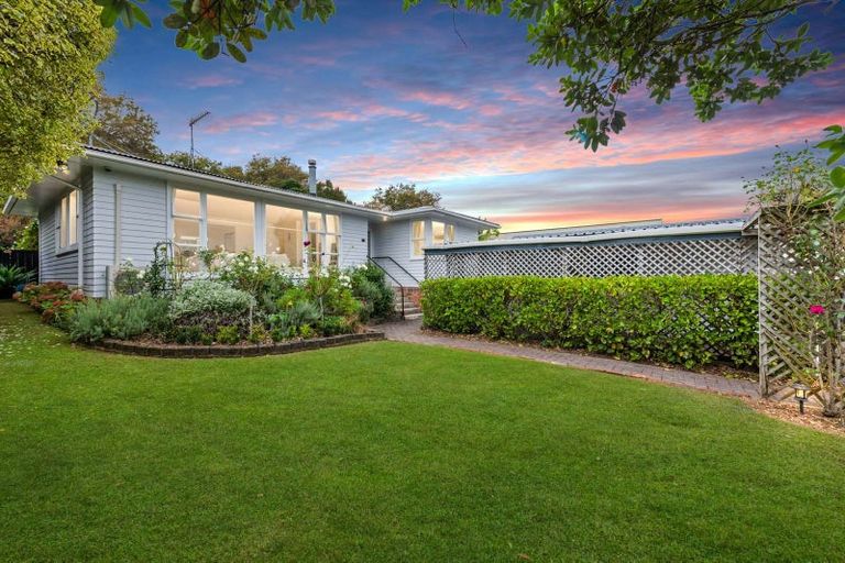 Photo of property in 21 Chartwell Avenue, Glenfield, Auckland, 0629