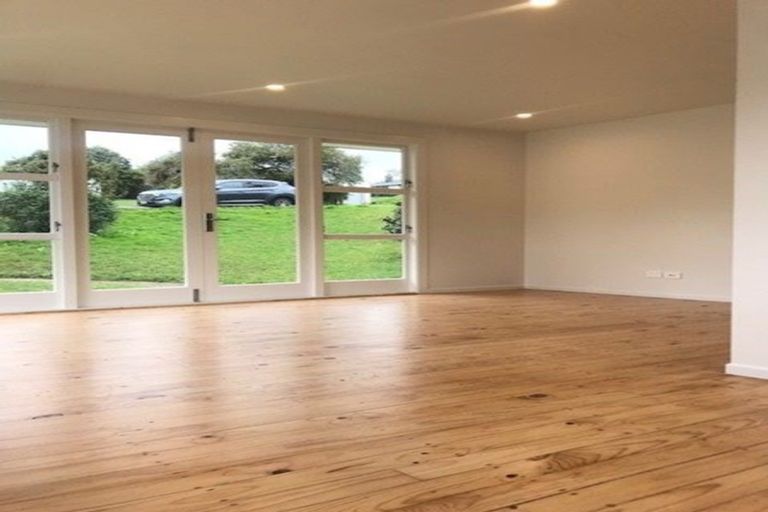 Photo of property in 132 Lancaster Road, Beach Haven, Auckland, 0626