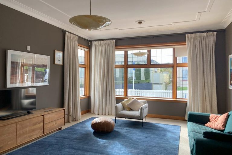 Photo of property in 100 Pirie Street, Mount Victoria, Wellington, 6011