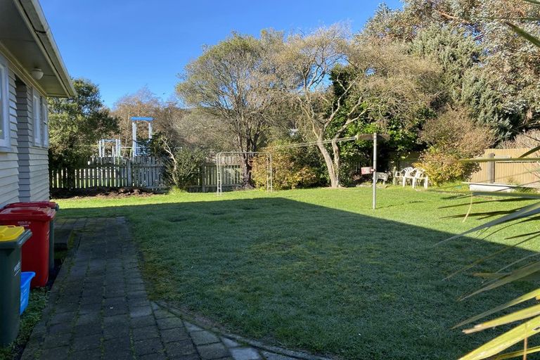 Photo of property in 33 Karaka Street, Wainuiomata, Lower Hutt, 5014