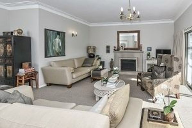 Photo of property in 6 Bungalore Place, Half Moon Bay, Auckland, 2012