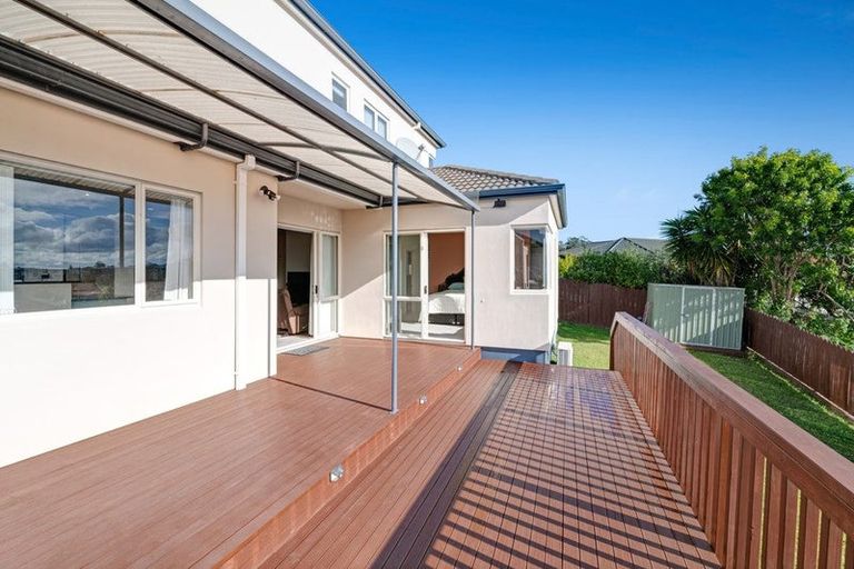 Photo of property in 31 Black Teal Close, Unsworth Heights, Auckland, 0632