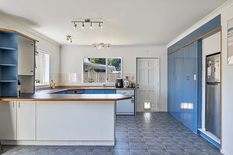 Photo of property in 3 Ipswich Grove, Wainuiomata, Lower Hutt, 5014