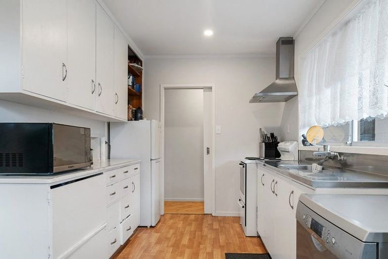 Photo of property in 1/10 Rotoiti Avenue, Pakuranga Heights, Auckland, 2010