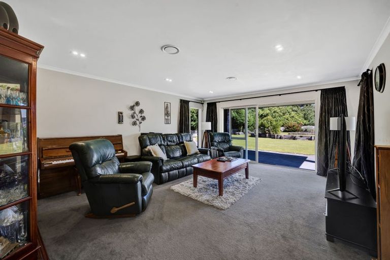 Photo of property in 1 Elizabeth Grove, Stratford, 4332