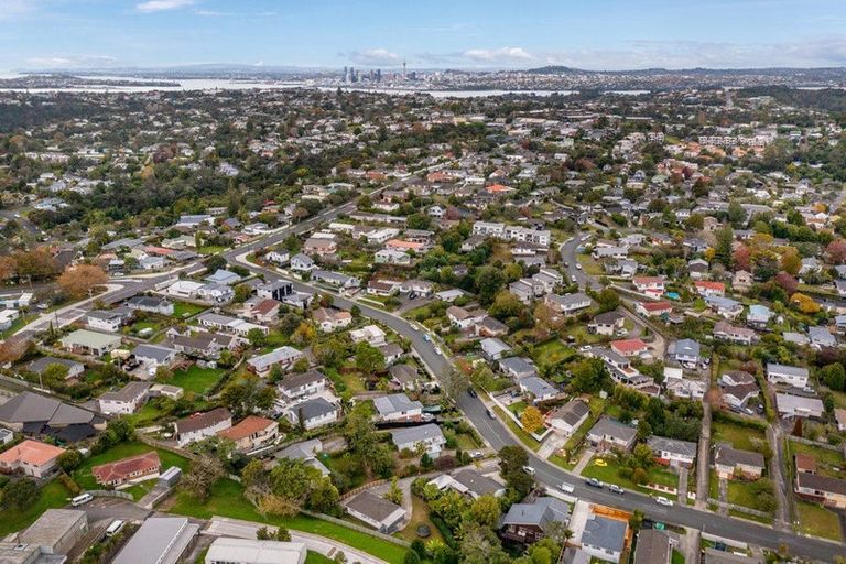 Photo of property in 21 Stott Avenue, Birkdale, Auckland, 0626