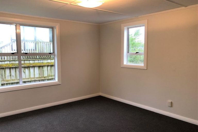 Photo of property in 12 Hiwi Crescent, Titahi Bay, Porirua, 5022