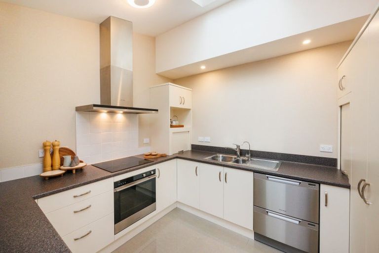 Photo of property in 18 Thomson Street, West End, Palmerston North, 4412