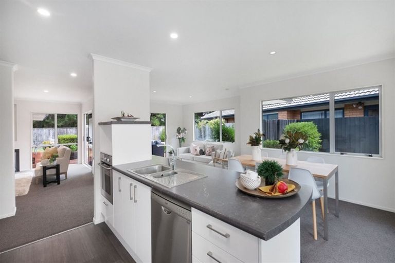 Photo of property in 11 Amoka Crescent, Parklands, Christchurch, 8083