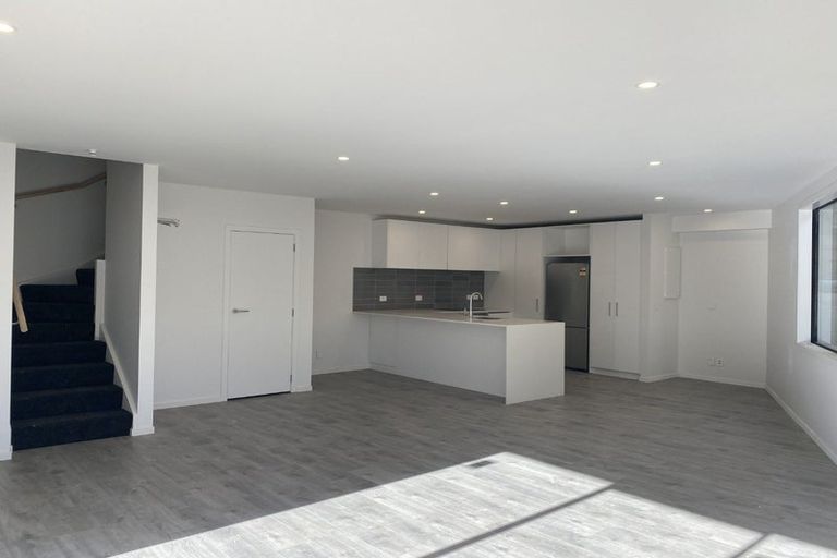 Photo of property in 30a Collins Avenue, Tawa, Wellington, 5028