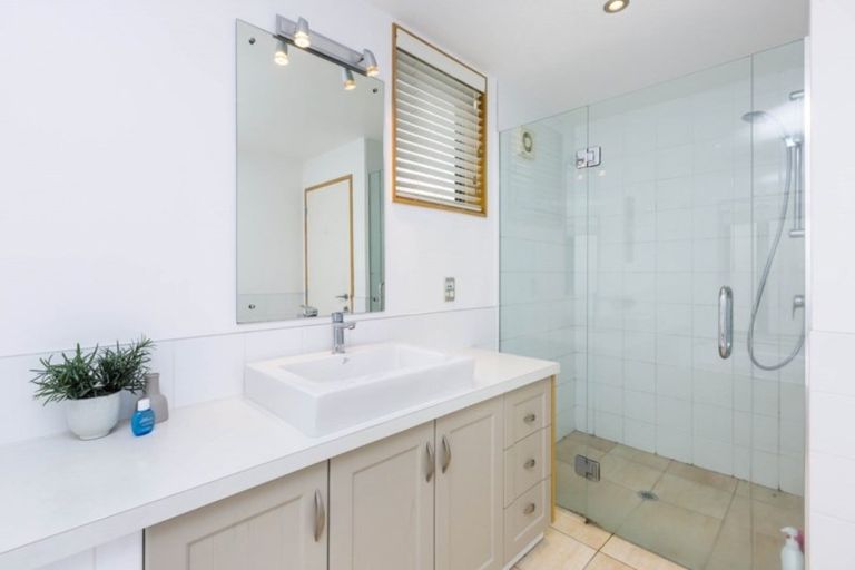 Photo of property in 22 Mount Marua Way, Timberlea, Upper Hutt, 5018