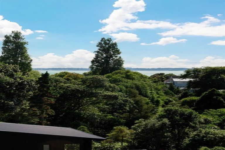 Photo of property in 44 Colmar Road, Mellons Bay, Auckland, 2014