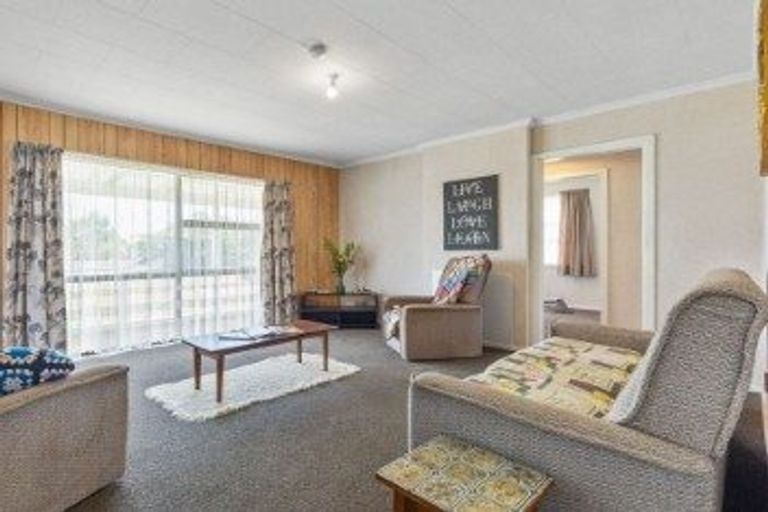 Photo of property in 1 Gladstone Street, Foxton, 4814