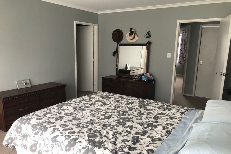 Photo of property in 5 Cook Drive, Tuakau, 2121