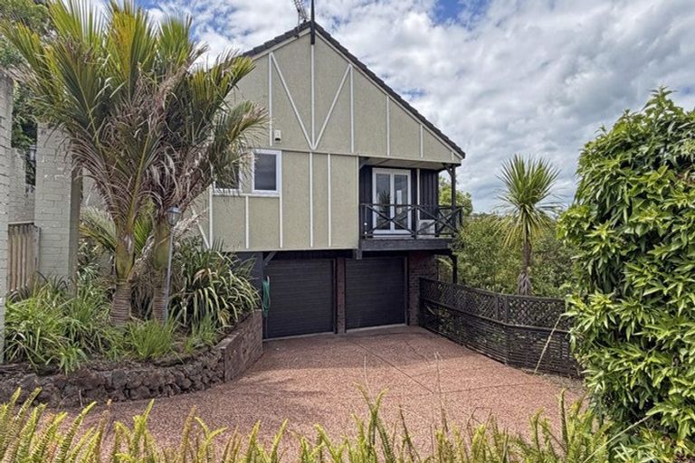 Photo of property in 50 Balmain Road, Chatswood, Auckland, 0626