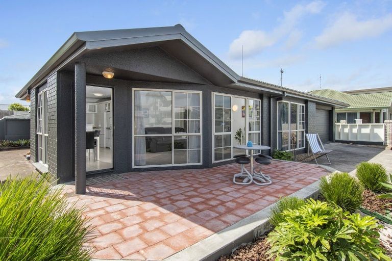 Photo of property in 11c Oceanbeach Road, Mount Maunganui, 3116
