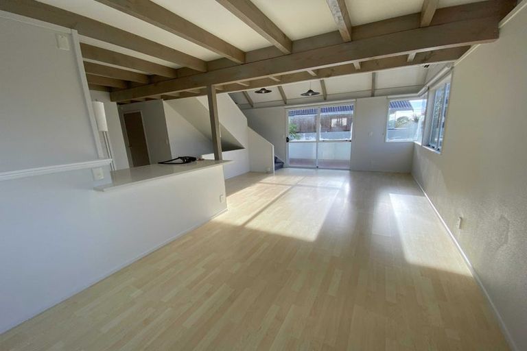 Photo of property in 2/555 East Coast Road, Browns Bay, Auckland, 0630