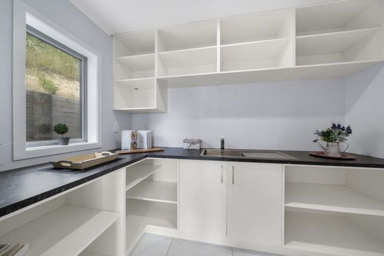 Photo of property in 15 Bickerton Rise, Churton Park, Wellington, 6037