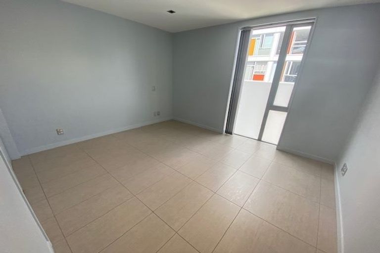 Photo of property in Piermont Apartments, 3a/82 Cable Street, Te Aro, Wellington, 6011